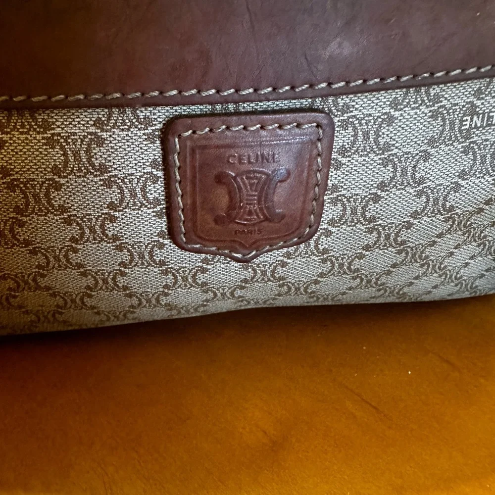 Celine Vintage Buff Triomphe Wristlet. EUC. - Picture 2 of 12